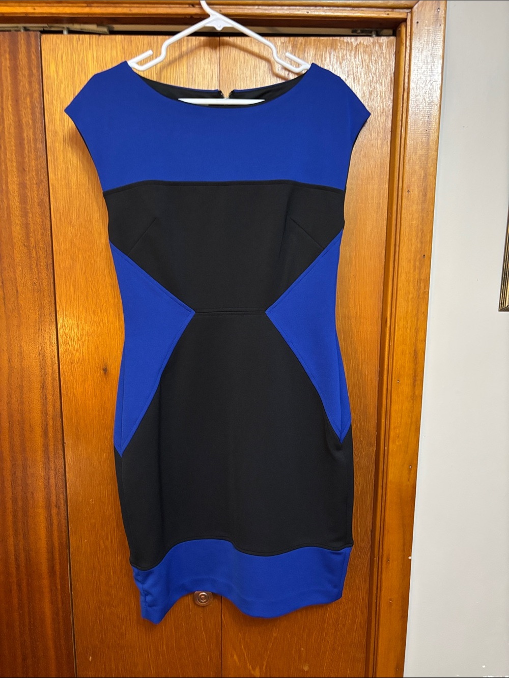 Maggy London Blue and Black Colorblock Sheath Midi Dress